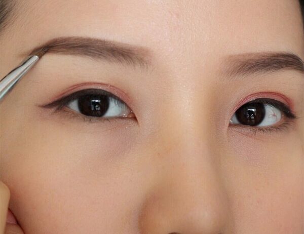Mơ thấy lông mày